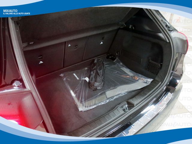 MERCEDES-BENZ GLA 200 usata, con Park Distance Control