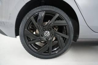 VOLKSWAGEN Golf usata, con Autoradio