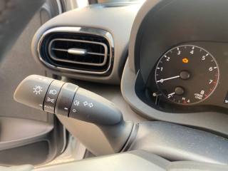 TOYOTA Yaris usata, con USB