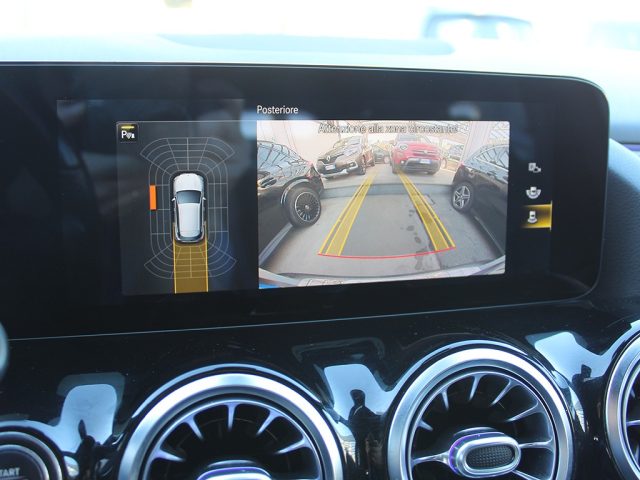 MERCEDES-BENZ GLA 200 usata, con Bracciolo