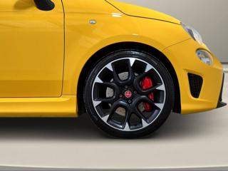 ABARTH 695 usata, con Schermo multifunzione interamente digitale