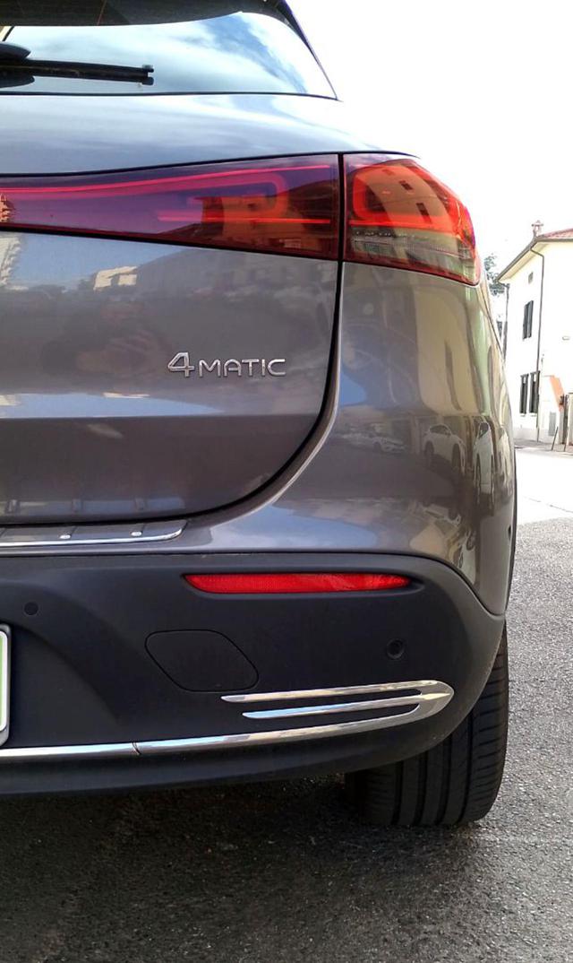 MERCEDES-BENZ EQA usata, con Cerchi in lega
