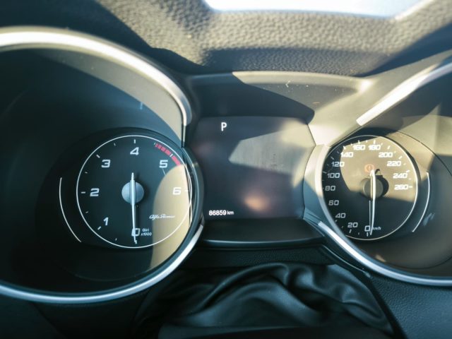 ALFA ROMEO Stelvio usata, con Controllo automatico clima