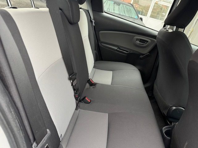 TOYOTA Yaris usata, con Fendinebbia