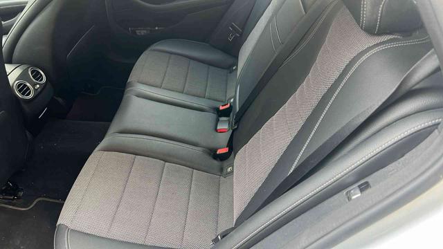 MERCEDES-BENZ E 220 usata, con ESP