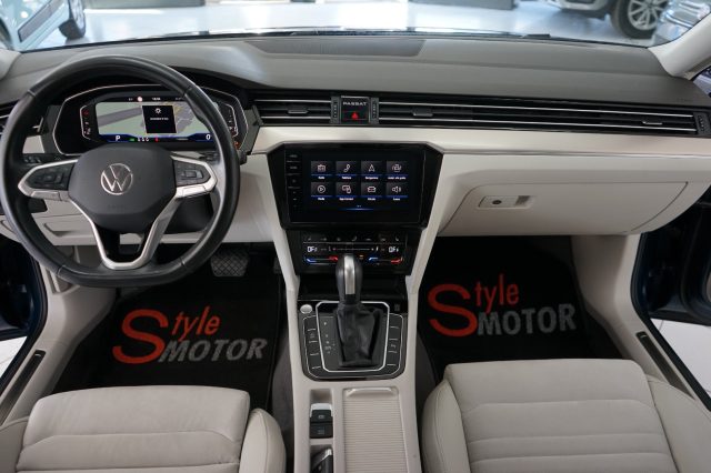 VOLKSWAGEN Passat Variant usata, con Alzacristalli elettrici