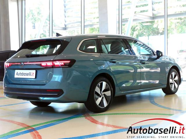 VOLKSWAGEN Passat usata, con Sensori di parcheggio anteriori