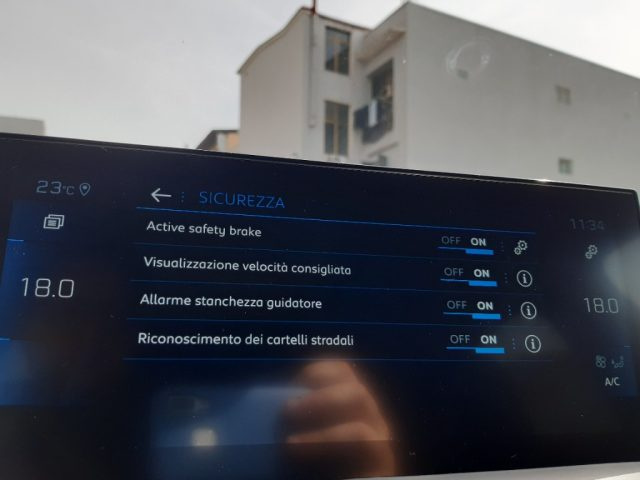 PEUGEOT 3008 usata, con Cruise Control