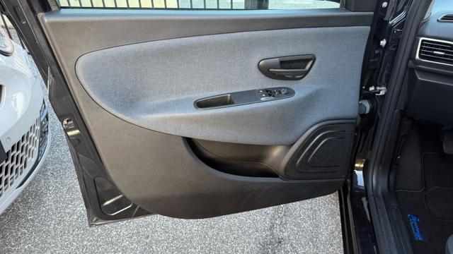 LANCIA Ypsilon usata, con Sedile posteriore sdoppiato