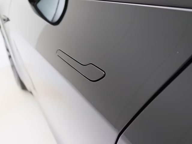 TESLA Model Y usata, con Volante multifunzione