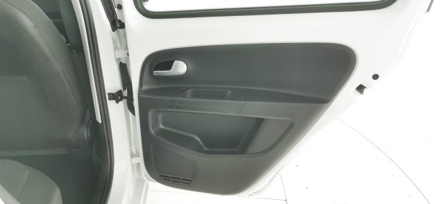 VOLKSWAGEN up! usata 41