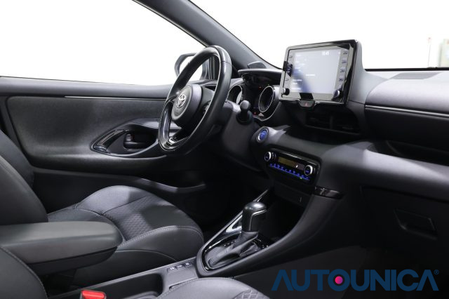 TOYOTA Yaris usata 43