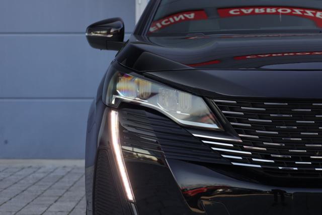 PEUGEOT 5008 usata, con Touch screen