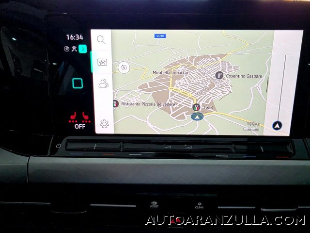 VOLKSWAGEN Golf usata, con USB