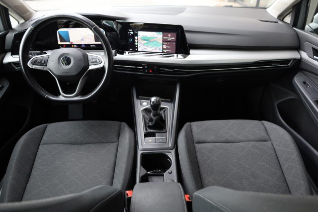 VOLKSWAGEN Golf usata, con USB