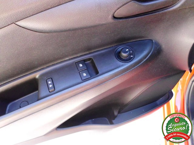 OPEL Karl usata, con Lettore CD