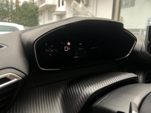 PEUGEOT 2008 usata, con Vetri oscurati