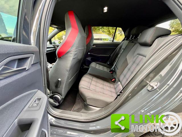 VOLKSWAGEN Golf usata, con Autoradio