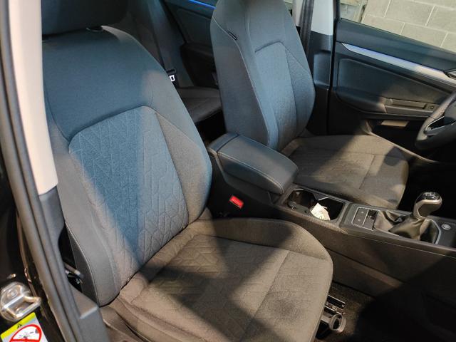 VOLKSWAGEN Golf usata, con Autoradio