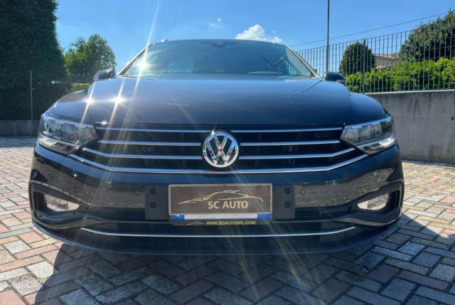 VOLKSWAGEN Passat Variant usata, con Airbag
