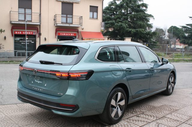VOLKSWAGEN Passat Variant usata, con Autoradio