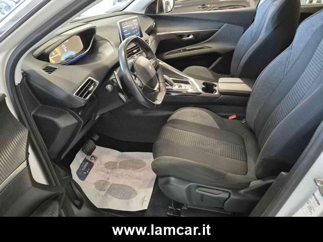 PEUGEOT 5008 usata, con Autoradio digitale