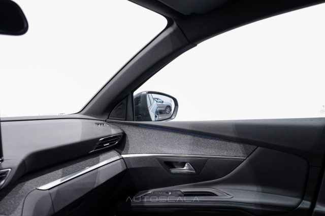 PEUGEOT 3008 usata, con Autoradio digitale