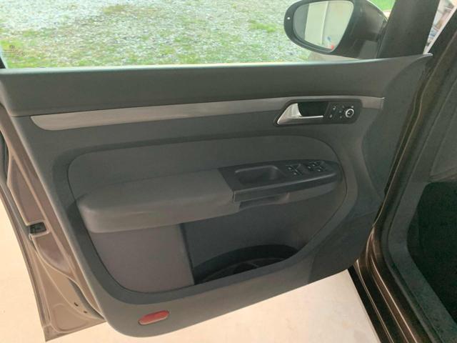 VOLKSWAGEN Touran usata 36