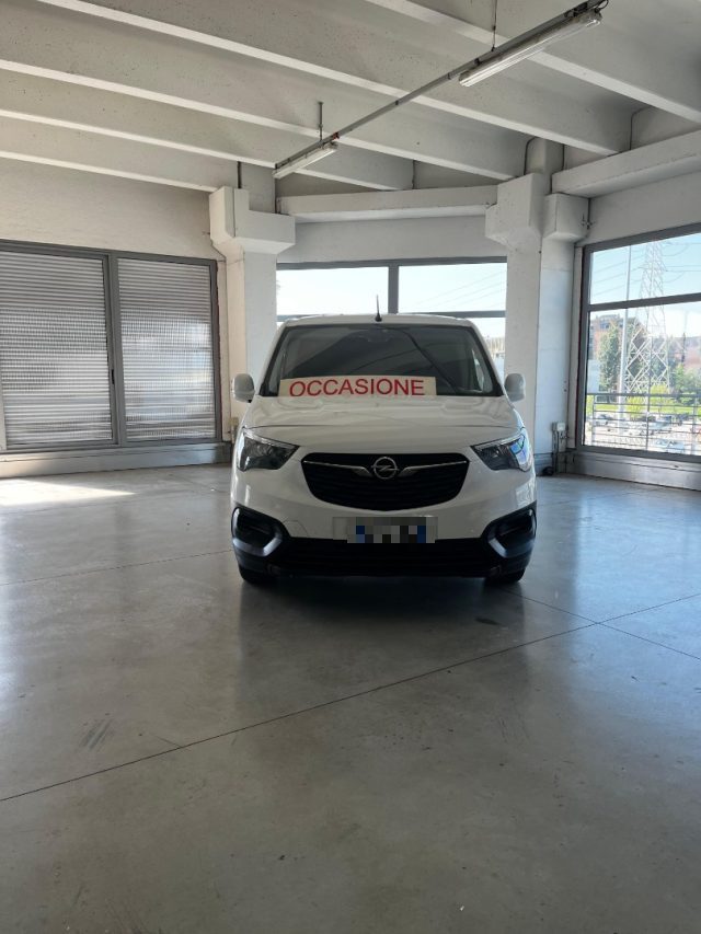 OPEL Combo usata, con Airbag