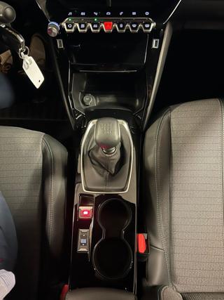 PEUGEOT 2008 usata, con Servosterzo