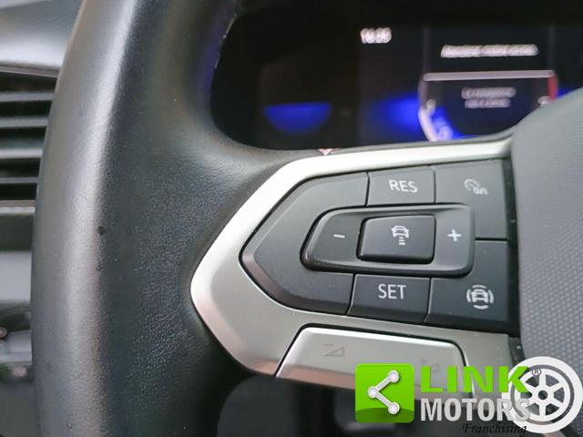 VOLKSWAGEN T-Cross usata 29