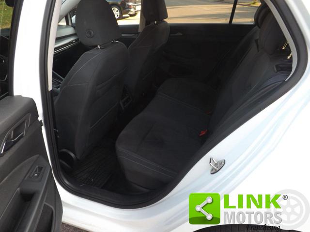 VOLKSWAGEN Golf usata, con Airbag testa