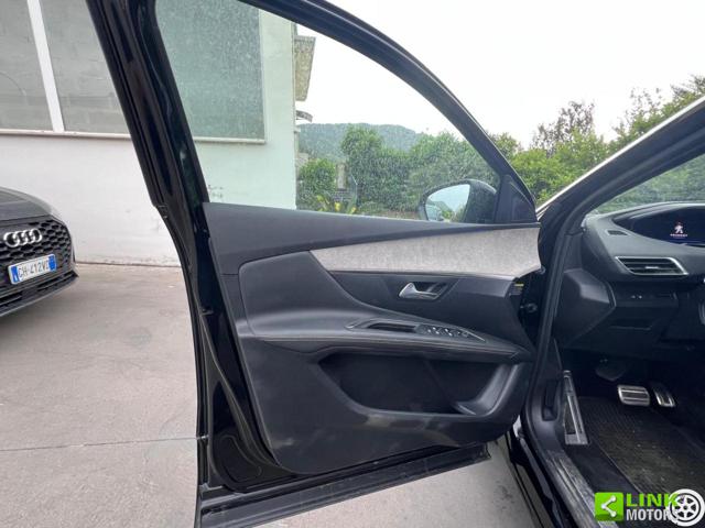 PEUGEOT 3008 usata, con Volante multifunzione