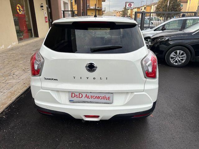 SSANGYONG Tivoli usata, con Autoradio