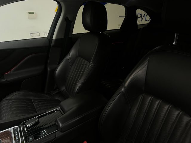 JAGUAR F-Pace usata, con Lettore CD