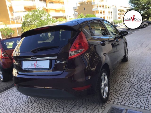 FORD Fiesta usata, con Autoradio