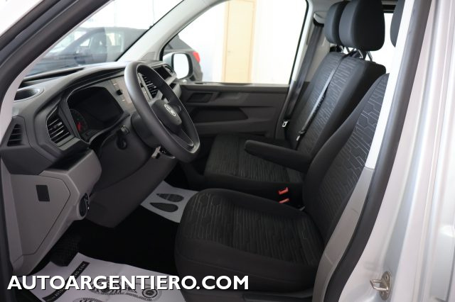 VOLKSWAGEN Caravelle usata, con Autoradio