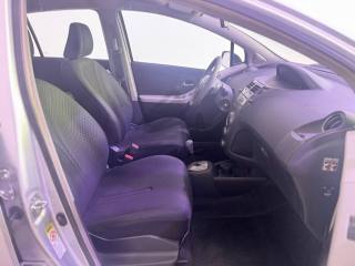 TOYOTA Yaris usata 6