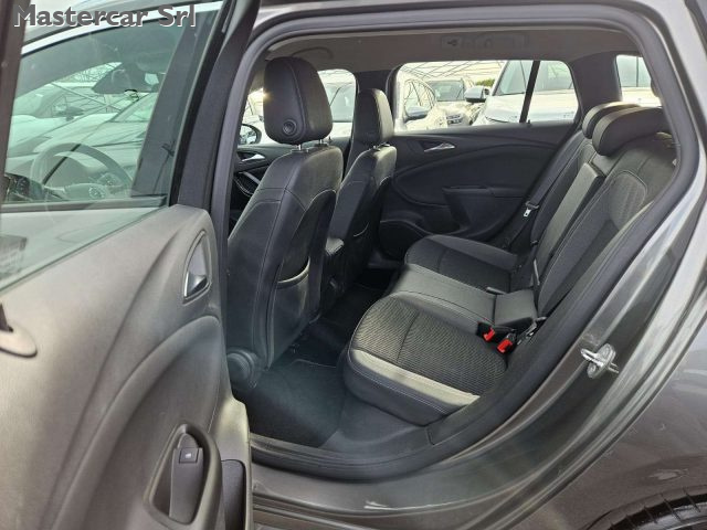 OPEL Astra usata, con Park Distance Control