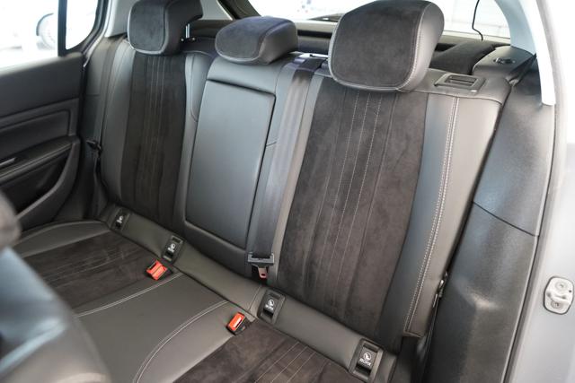 PEUGEOT 308 usata, con Sedile posteriore sdoppiato