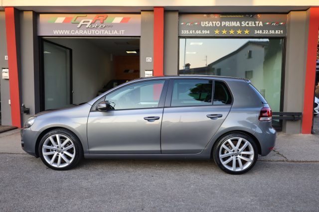 VOLKSWAGEN Golf usata, con USB