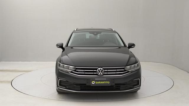 VOLKSWAGEN Passat Variant usata, con Boardcomputer