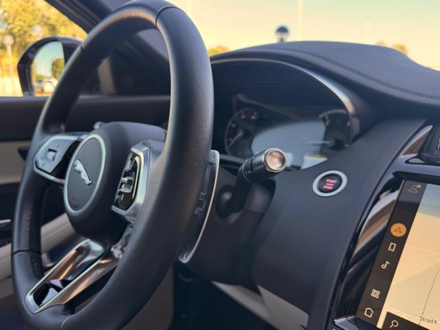 JAGUAR E-Pace usata, con Sedile posteriore sdoppiato