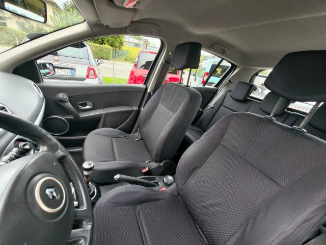 RENAULT Clio usata, con Volante in pelle