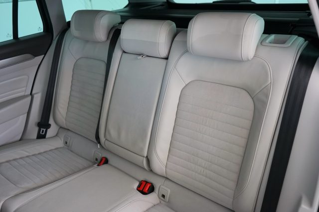 VOLKSWAGEN Passat Variant usata, con Isofix