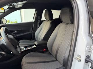PEUGEOT 2008 usata, con Sensori di parcheggio posteriori