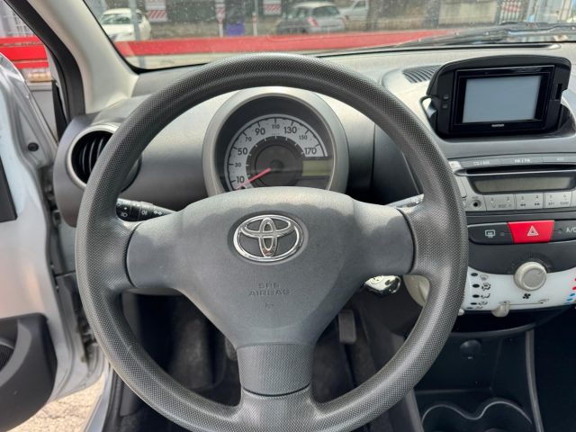 TOYOTA Aygo usata, con Controllo automatico clima