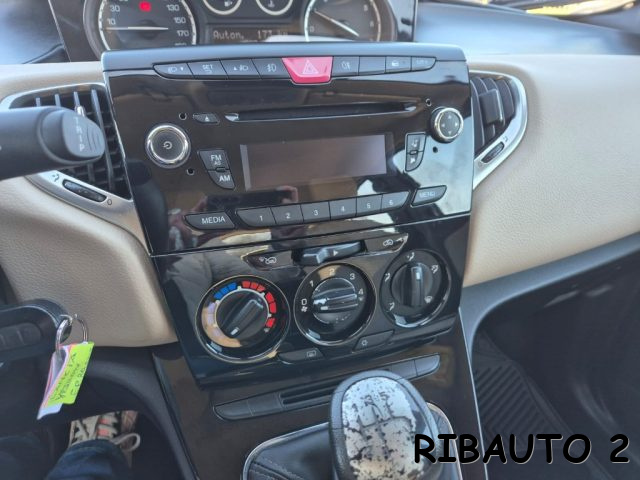 LANCIA Ypsilon usata, con USB