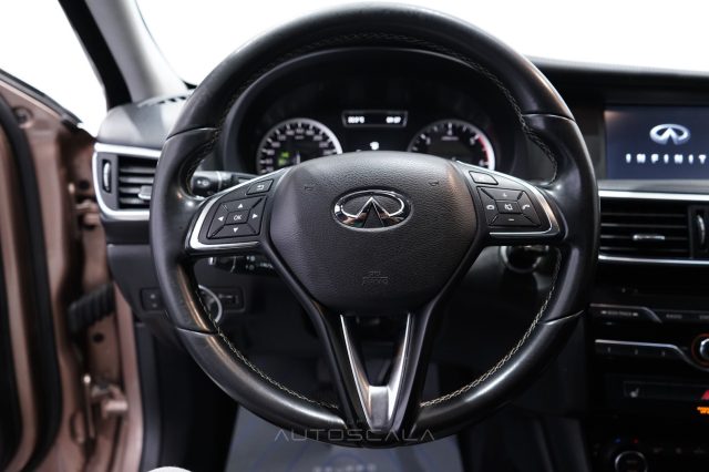 INFINITI Q30 usata, con Fendinebbia