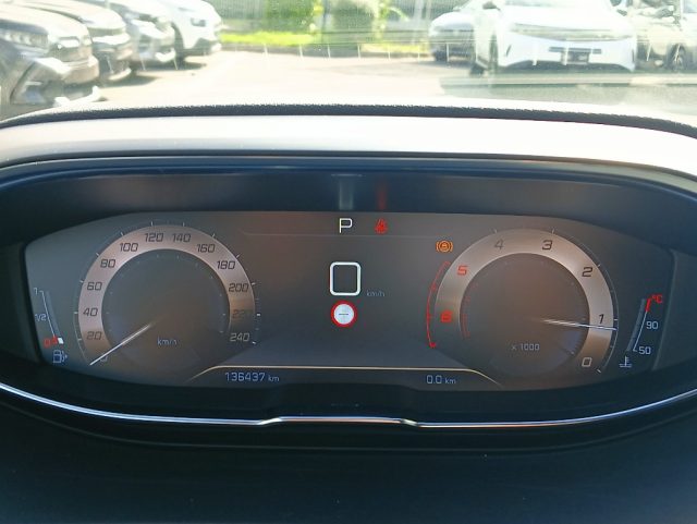 PEUGEOT 5008 usata, con Autoradio